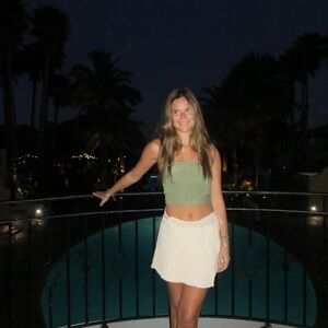 Meet your Posher, Devyn